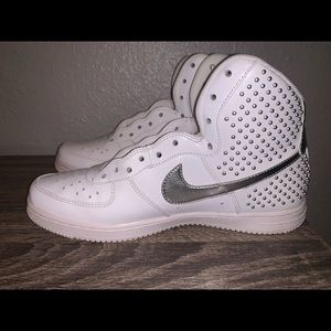 RARE Nike WMNS Air Force 1 Light high QS studs